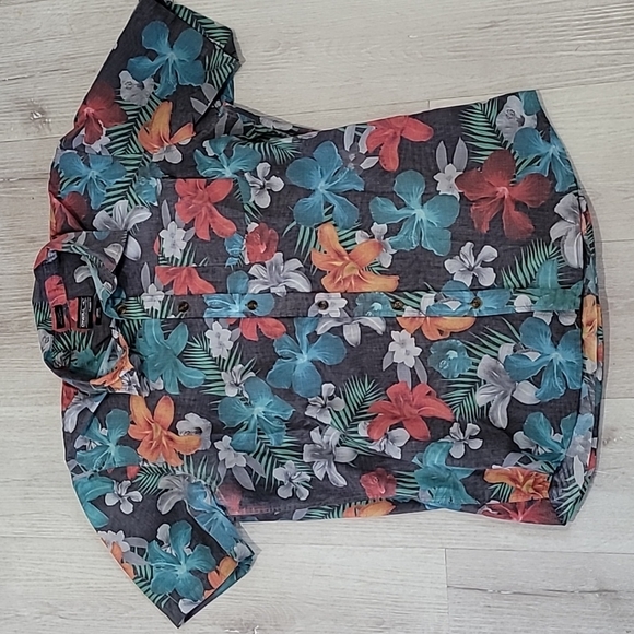 O'Neill Men's Classic Fit Medium Button Down Floral Shirt - Picture 1 of 4